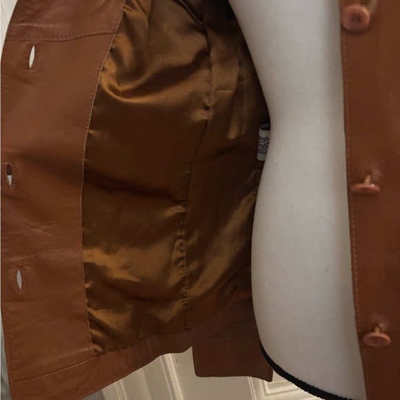 Women's Tan Leather Jacket - Picture 8 of 11